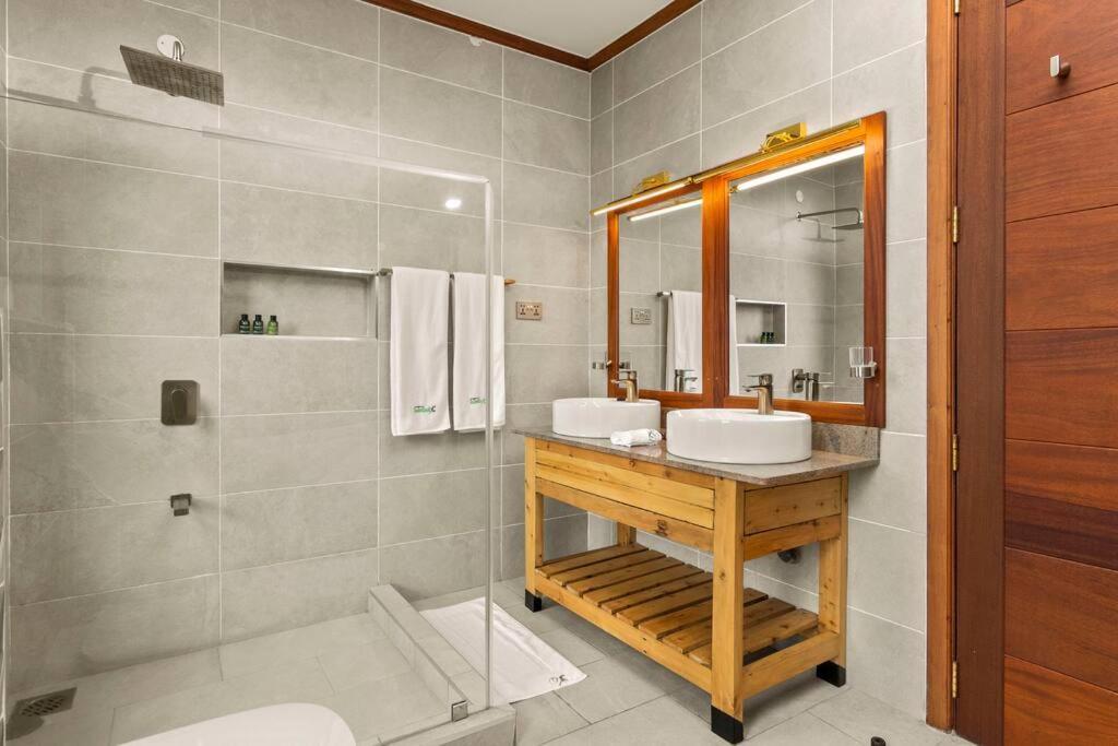 Hotel Kirimara Woodlands, Nanyuki Esterno foto